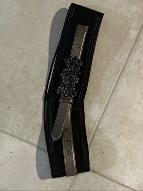 Black Stretch Waist Belt with Gunmetal Accent and Jewel Cluster